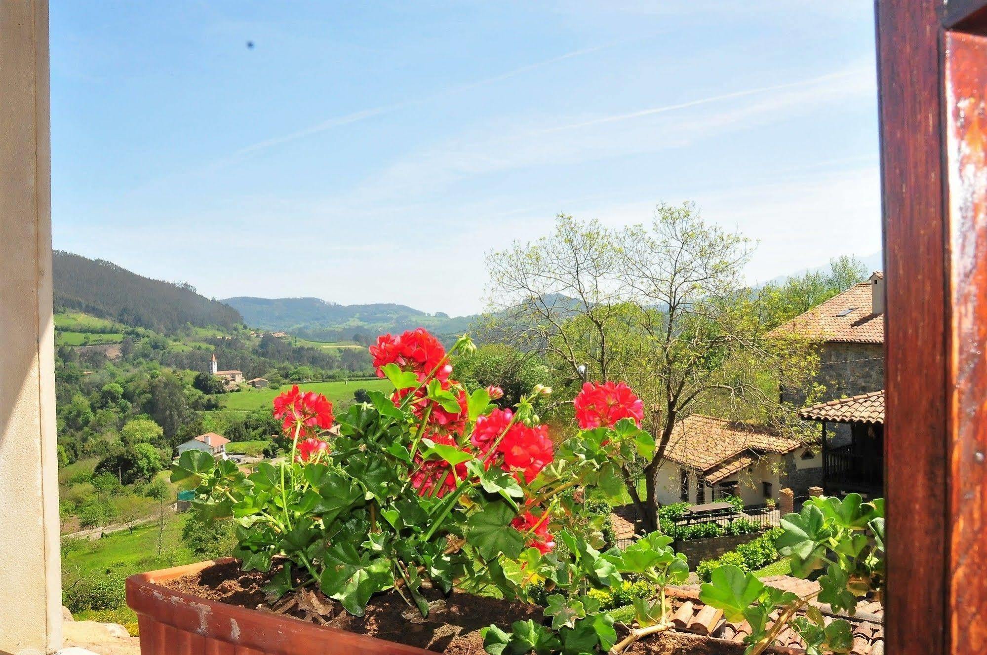 Casa Rural Llugaron I Konuk evi Miravalles Dış mekan fotoğraf